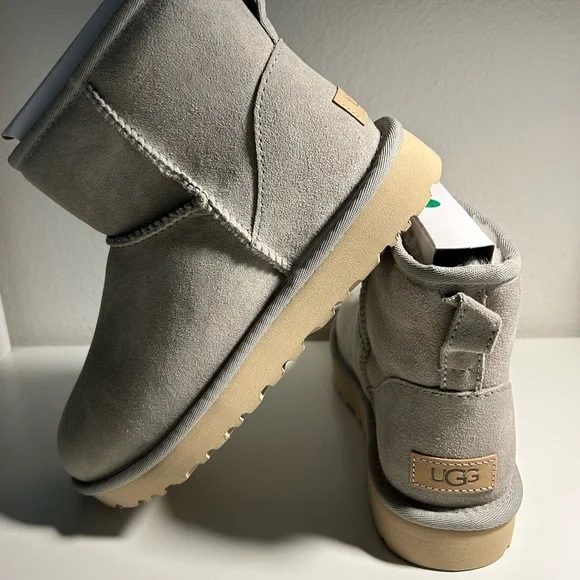 UGG MINI CLASSIC II BOOTS RARE GOAT SIZE 7 ‘ONLY ONE ☝️ LEFT’ - Picture 8 of 12